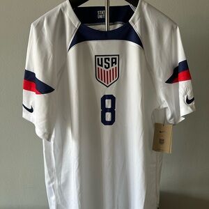 Nike Men's White and Blue USA Soccer Jersey autographed
